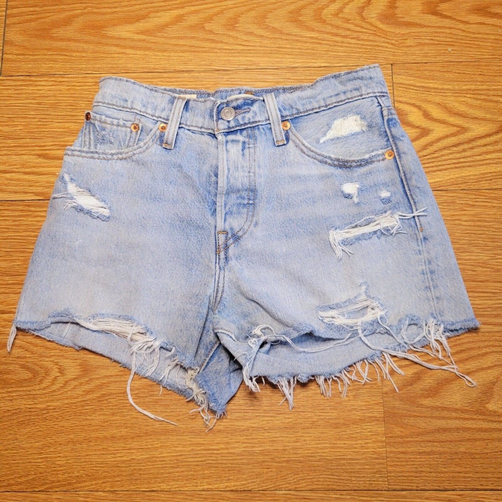 Levi’s Women's Wedgie Denim Jean Shorts Size 26 Light Blue Wash Distressed